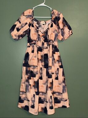 Universal Thread Coral Pink Puff Sleeve in a blush and navy brushstroke print